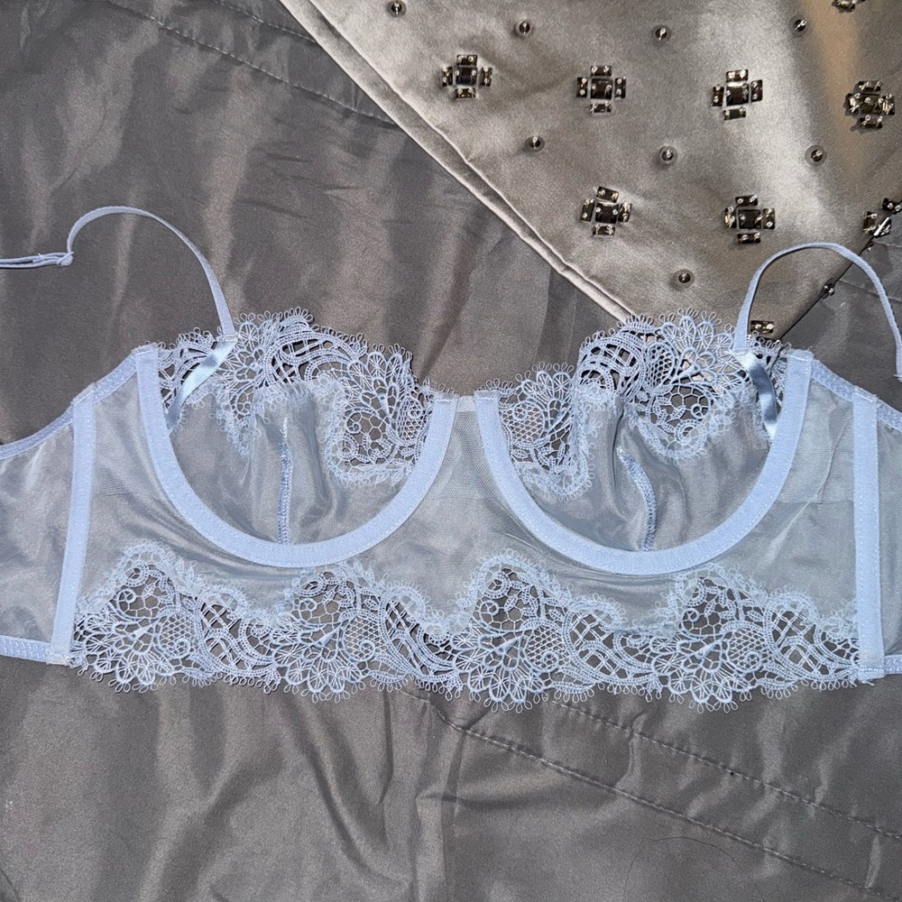 Sheer Lace Underwire Bralette Zara - Light Blue